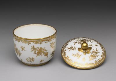 图片[2]-Lidded Porcelain bowl with painted gold decoration of flowers on a white glaze Sevres ware, France 18th century-China Archive